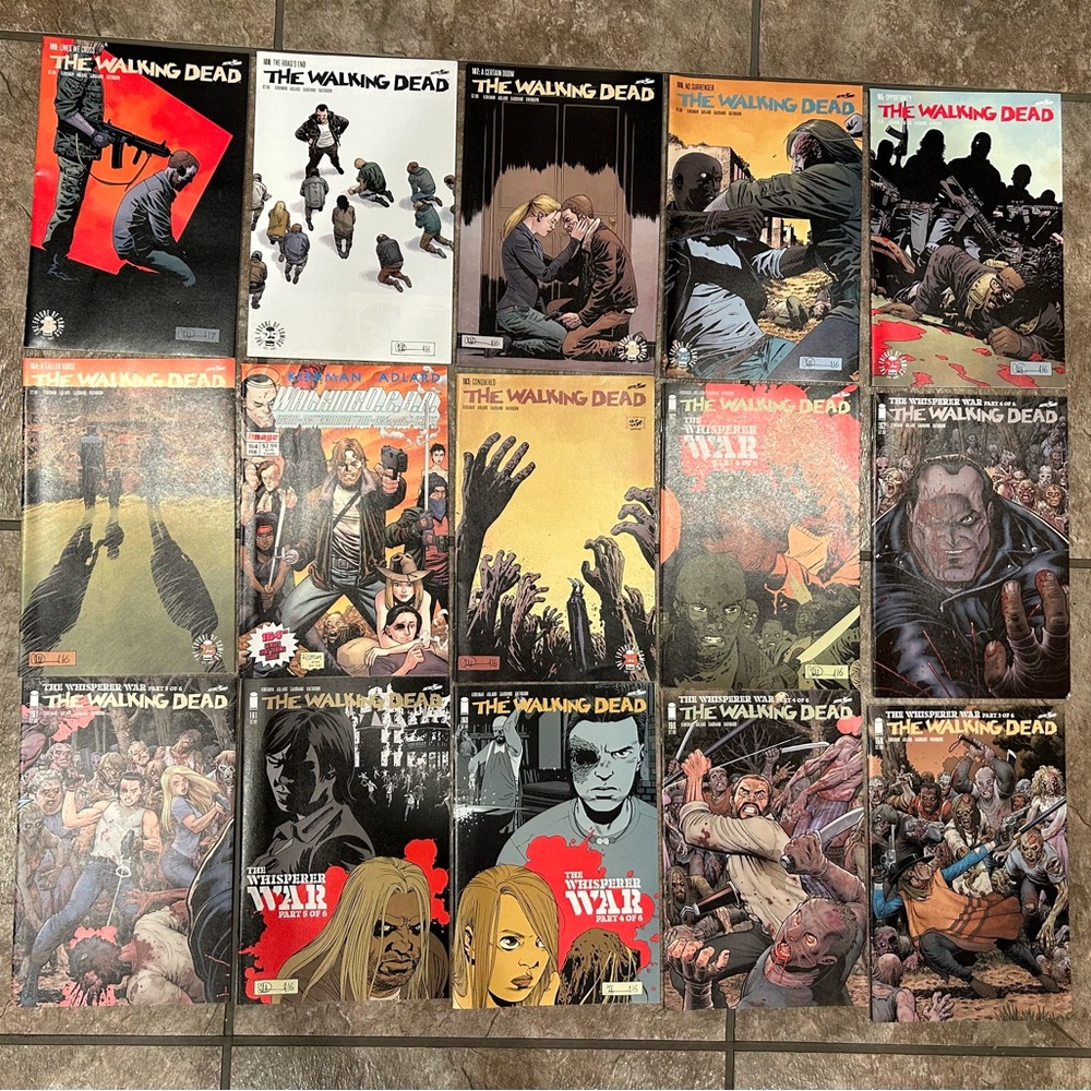 24 Walking Dead comics